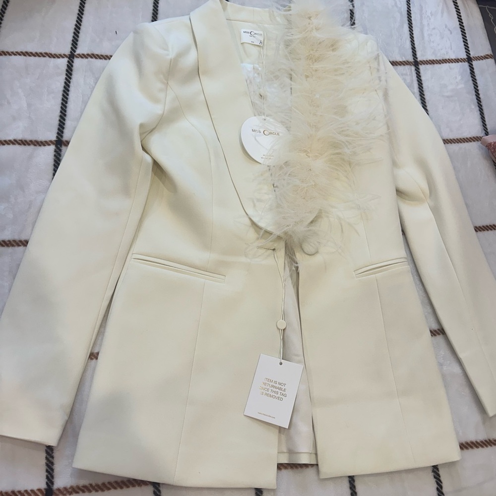 Miss Circle blazer